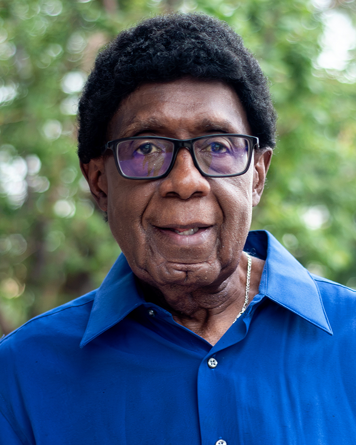 Headshot of Roy Mapp.